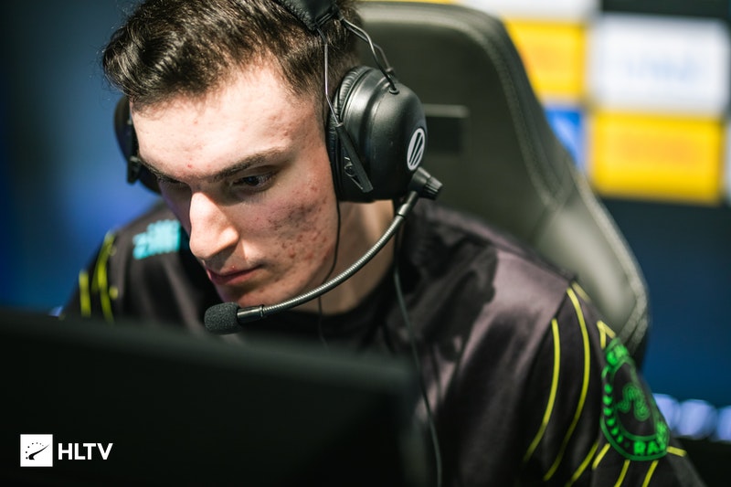 【CSGO】专家观点：如何处理 M4A1-S？削弱还是保持？
